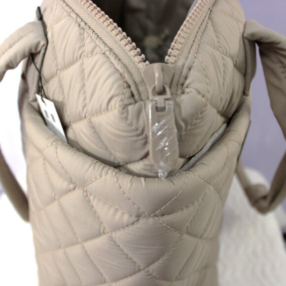 Ellen Tracy "Melanie" 20" Diamond Quilted Nylon East West Travel Tote – Timeless - Picture 5 of 16